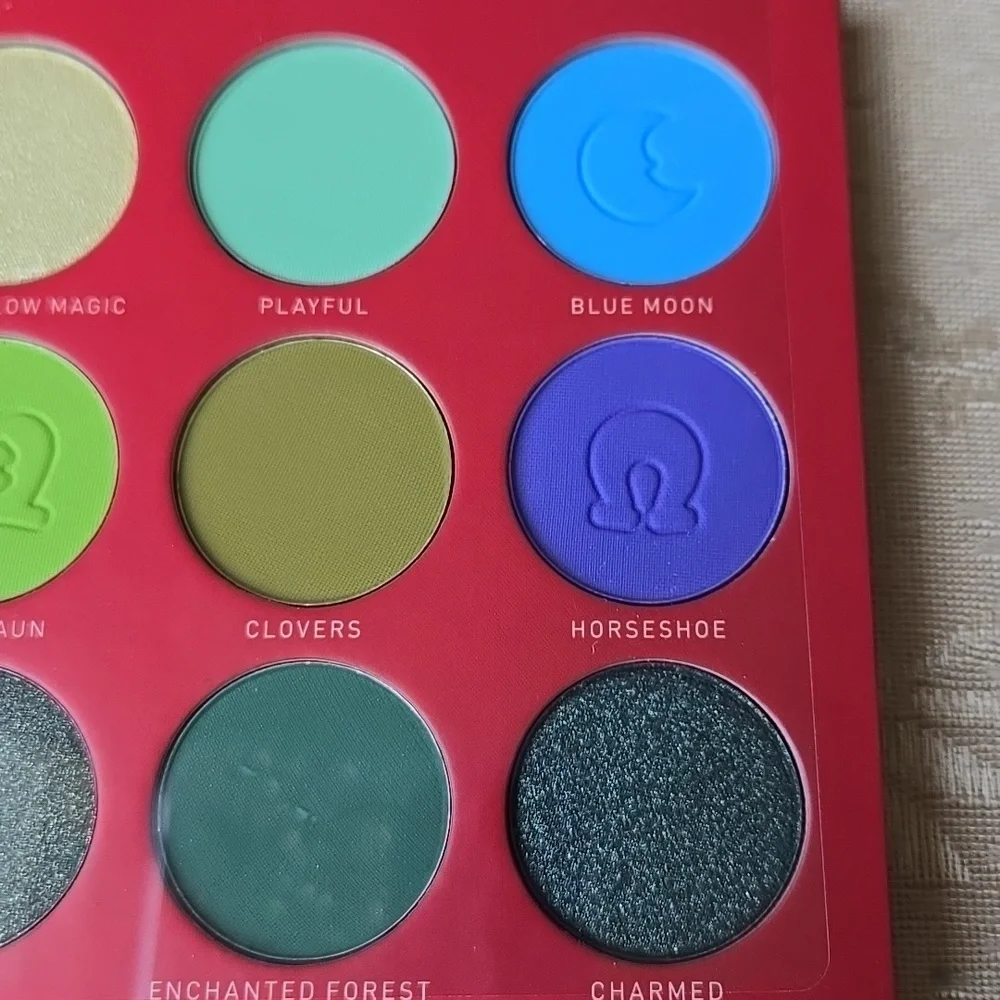 Morphe x Lucky Charms Eyeshadow Palette in with Multicolor Shades